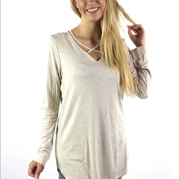 WOMEN'S long sleeve with front criss cross detail - Picture 1 of 3
